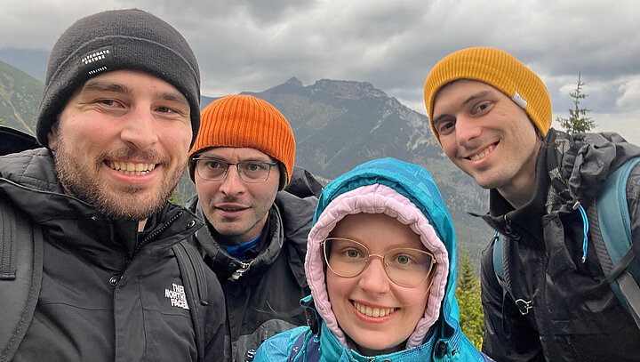 students from the University of Warsaw and the Jagiellonian University visitting the AGH KASLAB 